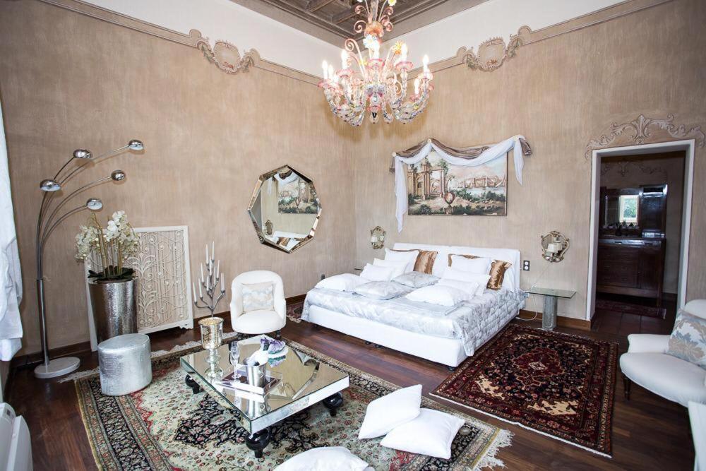 Villa Ghiringhelli Azzate ภายนอก รูปภาพ