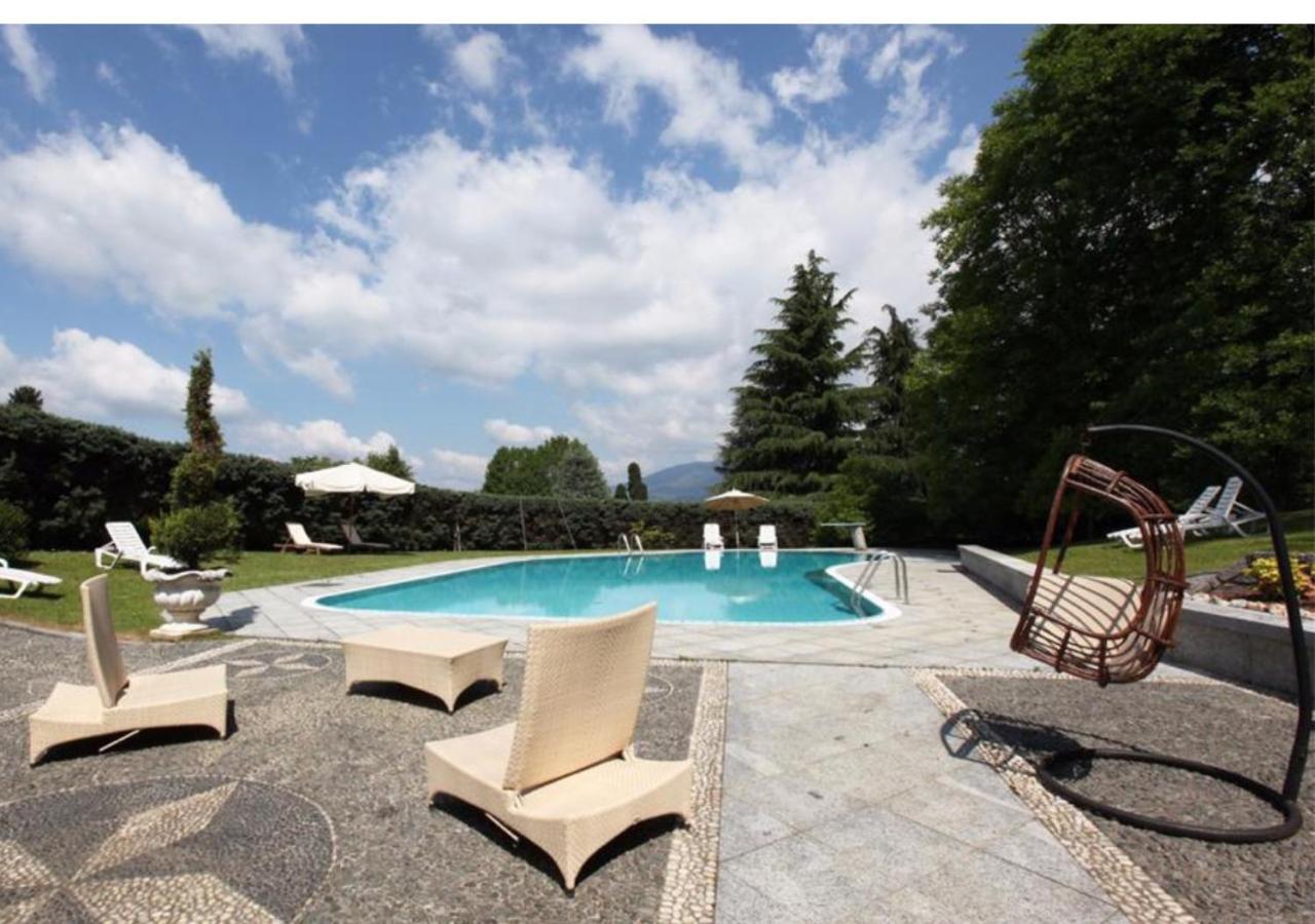 Villa Ghiringhelli Azzate ภายนอก รูปภาพ