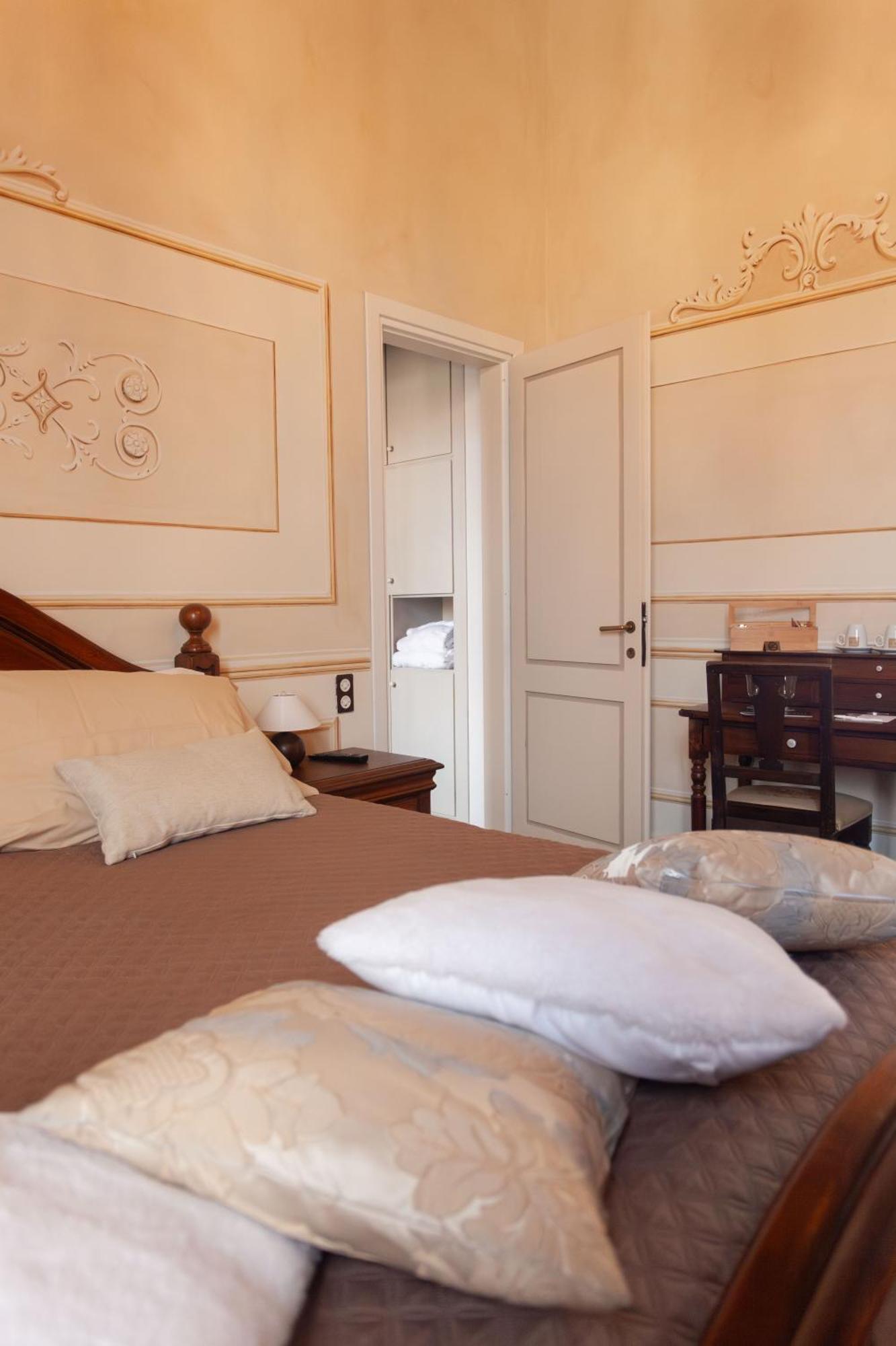 Villa Ghiringhelli Azzate ภายนอก รูปภาพ